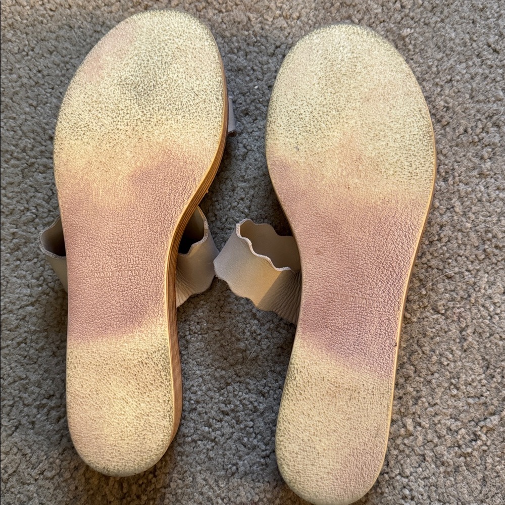 Sophia Milano Cream Scalloped Sandals - Picture 3 of 4
